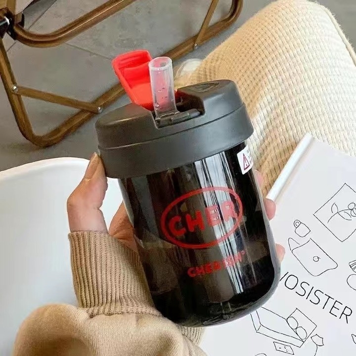 Ton-ton puodelis, PC medžiaga, atsparus kritimui, cilindrinė forma, su šiaudeliu