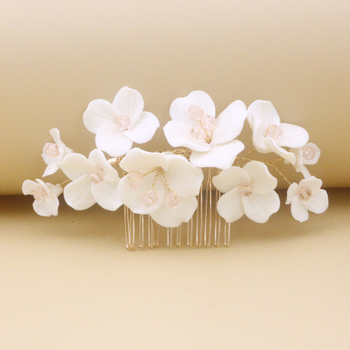 Сватбен гребен за коса - ръчно изработен керамичен аксесоар с цветя и кристали