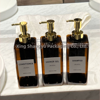 Τετράγωνο πλαστικό μπουκάλι με αντλία για ξενοδοχειακή χρήση – κοντίσιονερ, λοσιόν, μασάζ λάδι (Προέλευση: Shaoxing, Zhejiang; Υλικό: PET; Τεχνική παραγωγής: Blow molding; Τύπος συσκευασίας: Κοσμητική συσκευασία)