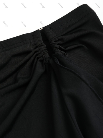 Женска пола с неравен силует и солидноцветен модел, къса дължина, полиестерова тъкан ≥95%, микроеластичност, боядисана повърхност