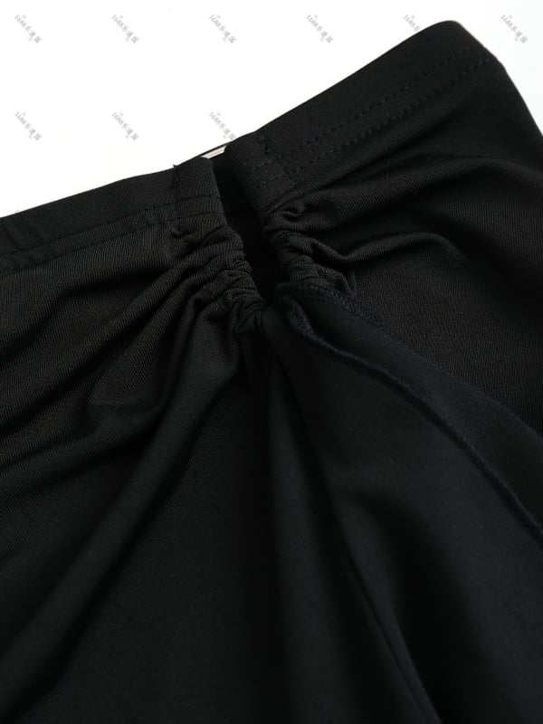 Женска пола с неравен силует и солидноцветен модел, къса дължина, полиестерова тъкан ≥95%, микроеластичност, боядисана повърхност