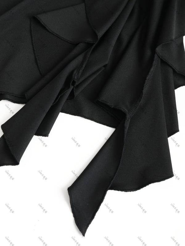 Женска пола с неравен силует и солидноцветен модел, къса дължина, полиестерова тъкан ≥95%, микроеластичност, боядисана повърхност