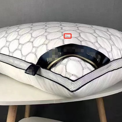 Възглавница с пълнеж Nine-hole fiber, регулируема височина, квадратна форма, тегло 0.55–1.0 кг