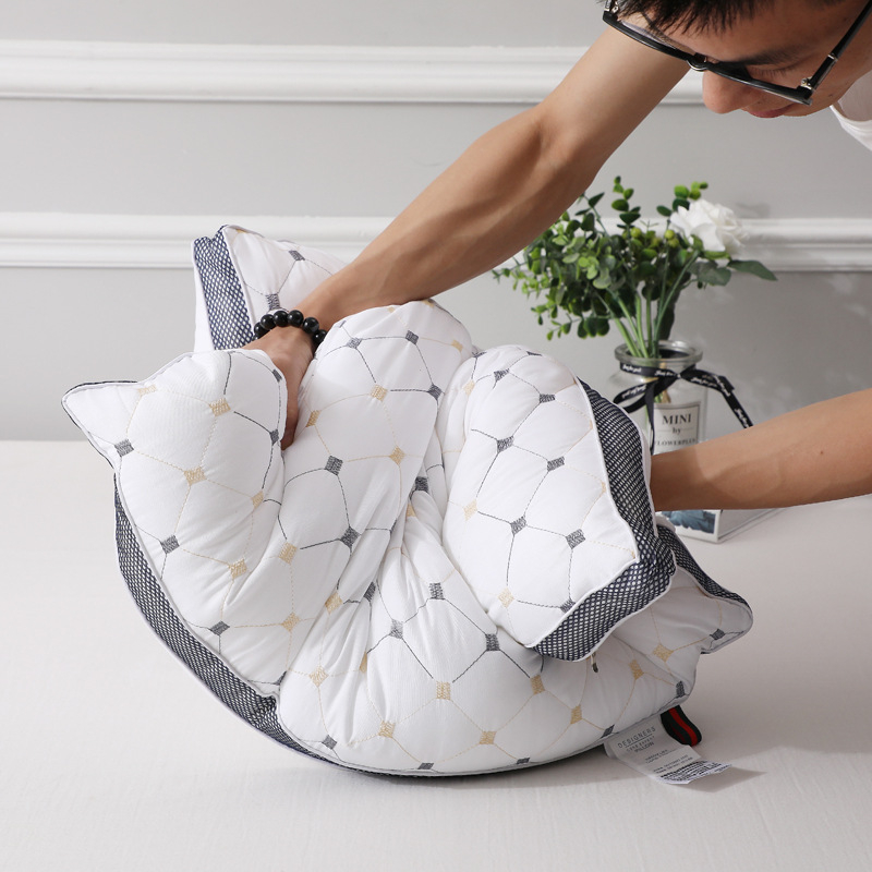 Възглавница с пълнеж Nine-hole fiber, регулируема височина, квадратна форма, тегло 0.55–1.0 кг