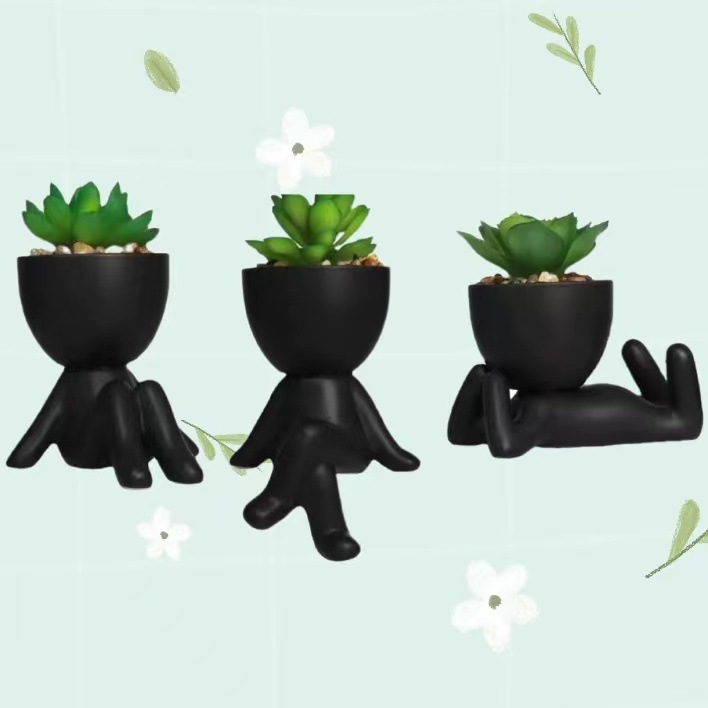 Ghiveci ceramic cu formă umană, lucrat manual, pentru decor de birou sau acasă