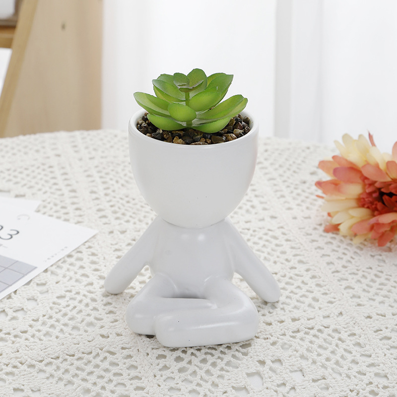 Ghiveci ceramic cu formă umană, lucrat manual, pentru decor de birou sau acasă