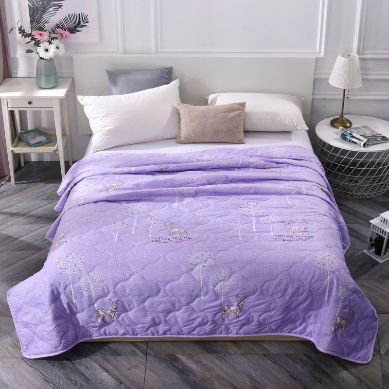 Nyári hűsítő dunyha ajándékdobozban, reaktív nyomtatás, töltet: szintetikus rost, anyag: poliészter, súly kevesebb mint 1 kg, nyári szezon