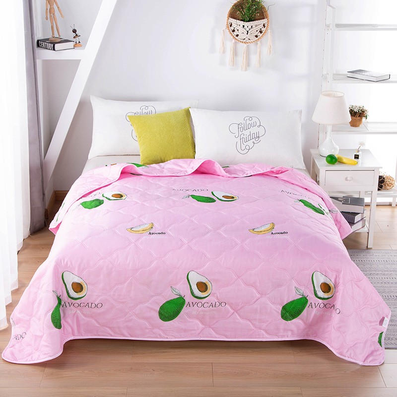 Nyári hűsítő dunyha ajándékdobozban, reaktív nyomtatás, töltet: szintetikus rost, anyag: poliészter, súly kevesebb mint 1 kg, nyári szezon