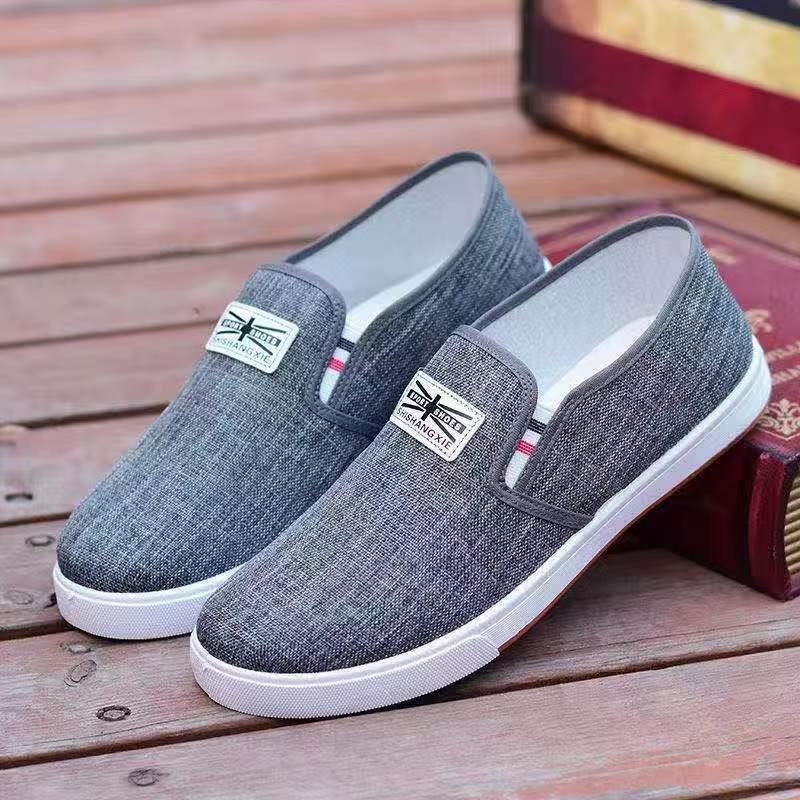 Női vászon slip-on cipő, alacsony bokájú, vászon felsőrész, pamut bélés, injektált műanyag talp