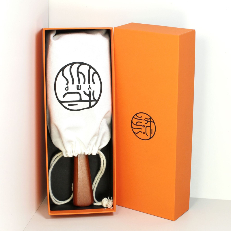 Pieptene din lemn de fag cu pernă de aer, același model ca Aifanda, în cutie cadou, gravură pentru ziua de naștere