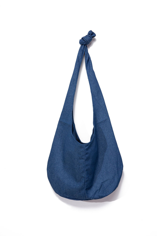 Keresztpántos válltáska csíkos totem motívummal, pamut- és len anyagból, nyitott felső, kör alakú forma, poliészter bélés, nőknek (2023 téli kollekció)