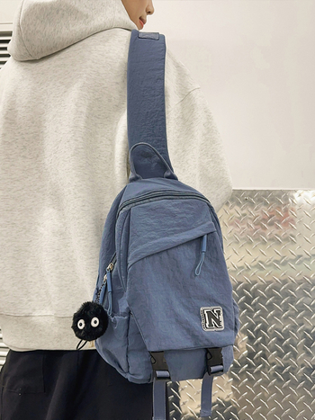 Νάιλον τσάντα crossbody με φερμουάρ, θήκες για κινητό και ID, μαλακό εξωτερικό, τρισδιάστατος εξωτερικός σχεδιασμός, street style, χειμώνας 2024