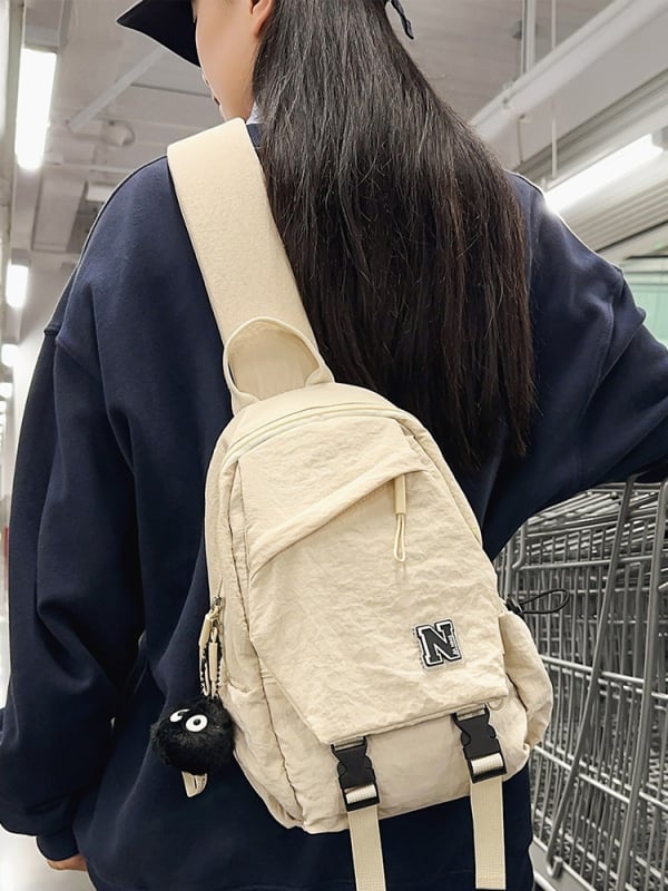 Nailona crossbody soma ar rāvējslēdzēju, tālruņa un ID kabatu, mīksta konstrukcija, trīsdimensionāls ārējais dizains, ielu stils, Ziemas 2024