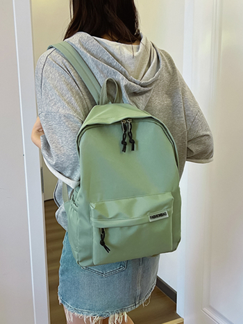 Studentu mugursoma - ultra viegla neilona materiāla, ergonomiskas izliektas plecu siksnas, poliestera oderde