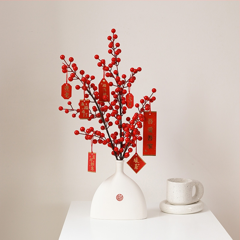 Vas ceramic cu fructe artificiale pentru decorul livingului — cadou pentru casa nouă