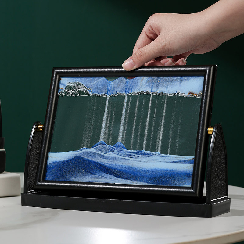 Stikla glezna ar plūstošu smilšu efektu – ģeometrisks modelis, daļēji roku darbs, spīdīga virsma, dekoratīvs darbs