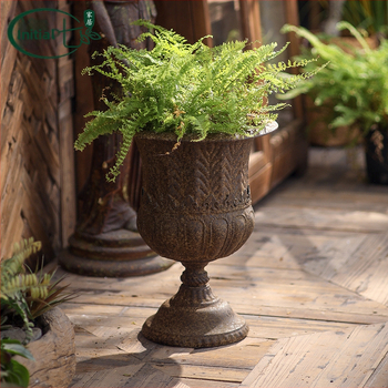 Vază de flori din fier, în stil european retro, pe bază înaltă – manufactură manuală, decor metalic pentru casă, cadou de casă nouă pentru un prieten