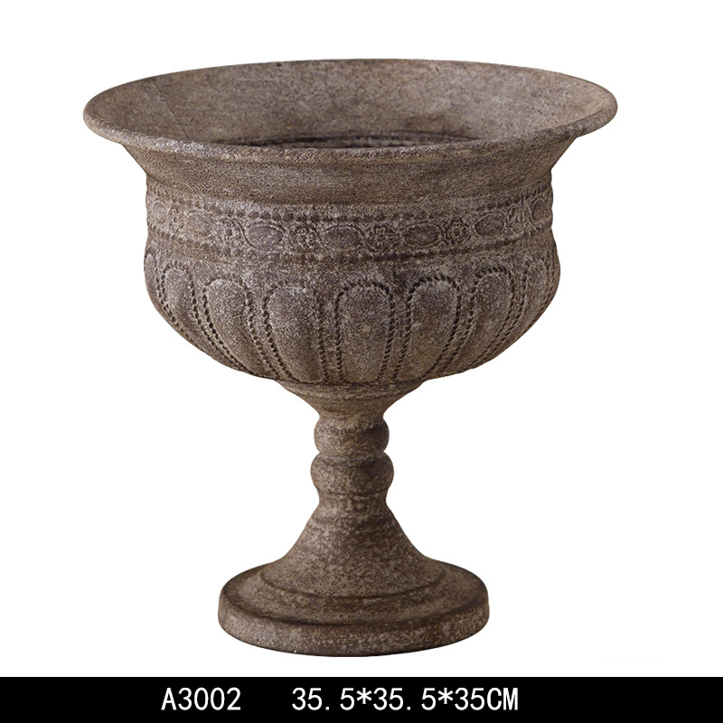 Vază de flori din fier, în stil european retro, pe bază înaltă – manufactură manuală, decor metalic pentru casă, cadou de casă nouă pentru un prieten