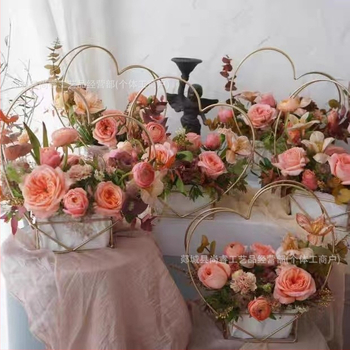 Μεταλλικό στηρίγμα λουλουδιών, καρδιά σχήματος κυκλική διαμόρφωση λουλουδιών, μεταλλική κατασκευή, καθολική χρήση, συσκευασία από χαρτόνι