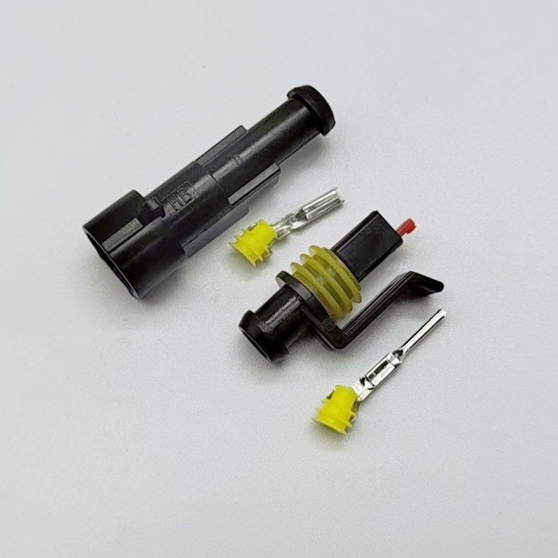 Conector auto impermeabil, seria 1.5, mufă HID și priză AMP, masculin și feminin