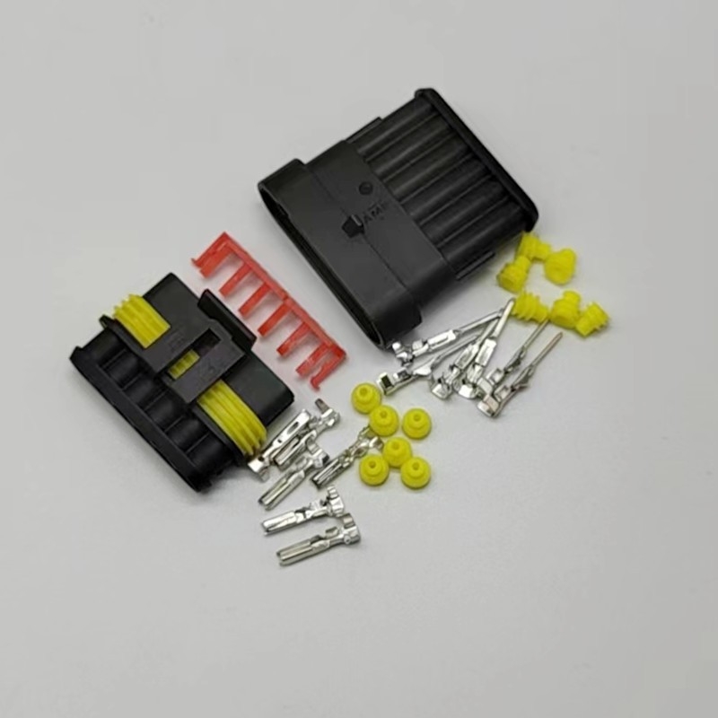 Conector auto impermeabil, seria 1.5, mufă HID și priză AMP, masculin și feminin