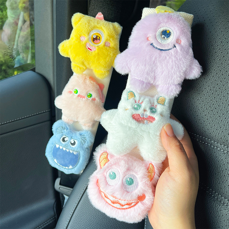 Acoperire pentru centura de siguranță auto – decor interior protecțional, păpușă monstru desen animat, Love Candy Boy, origine China, fără personalizare