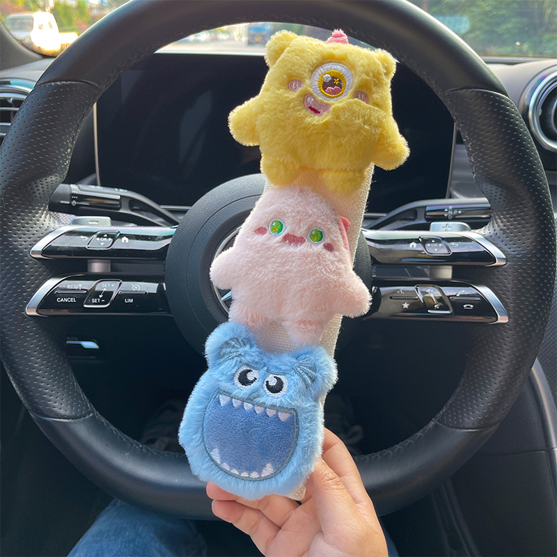 Acoperire pentru centura de siguranță auto – decor interior protecțional, păpușă monstru desen animat, Love Candy Boy, origine China, fără personalizare