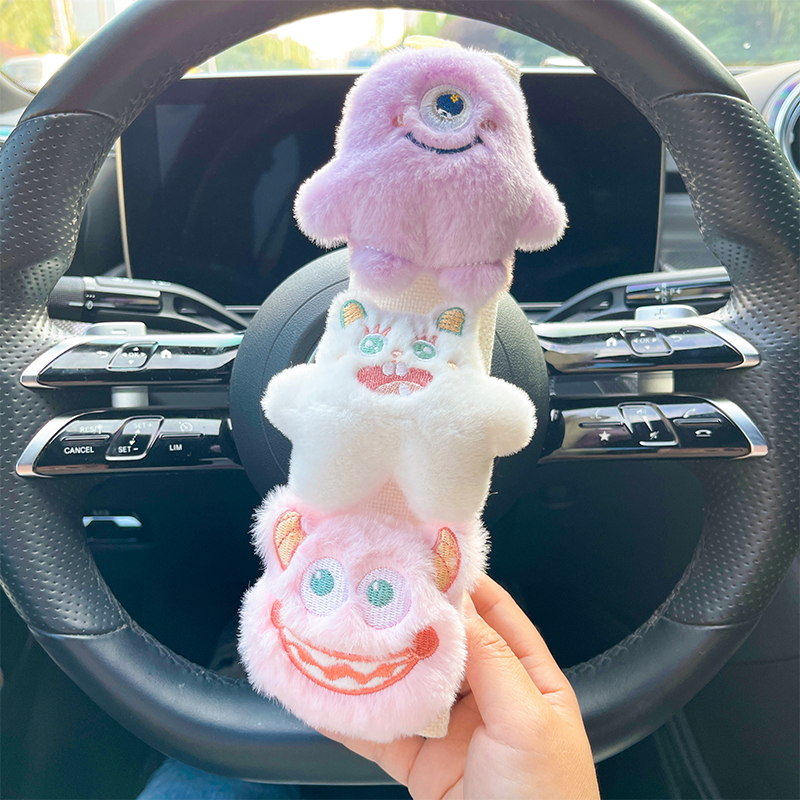 Acoperire pentru centura de siguranță auto – decor interior protecțional, păpușă monstru desen animat, Love Candy Boy, origine China, fără personalizare