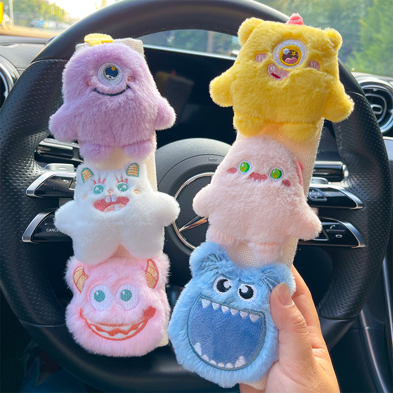 Acoperire pentru centura de siguranță auto – decor interior protecțional, păpușă monstru desen animat, Love Candy Boy, origine China, fără personalizare