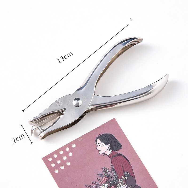 Rankinis stapleris gėlių įpakavimui, metalinis korpusas, sidabro spalvos apdaila, įtraukti No. 24 spaustukai ir universaliniai spaustukai, tolerancija 1–2 cm