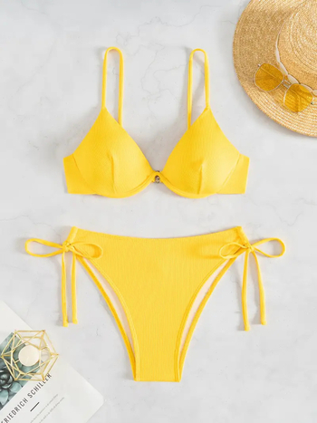 Δύο κομμάτια μαγιό με μεταλλική στήριξη και επένδυση για το στήθος, ανοιχτή πλάτη, μονόχρωμο, γρήγορα στεγνώνει πολυεστέρας 82/18, 150 g