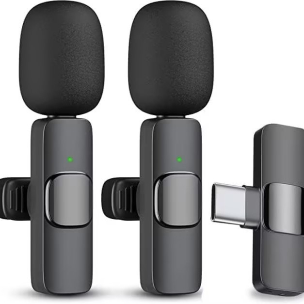 Microfon lavalier cablat pentru difuzare live, cu baterie încorporată de 300–500 mAh, răspuns în frecvențe 100 Hz–20 kHz, SNR ≥75 dB, intrare 5V