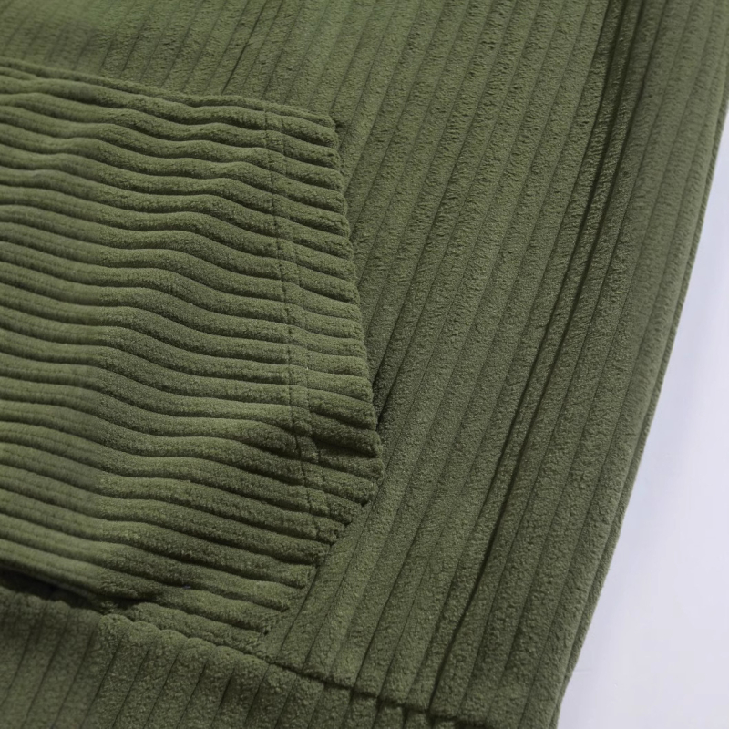 Muški hoodie pulover, širok kroj, Corduroy materijal, ≥96% poliestera, trodimenzionalni džep, jesen 2024