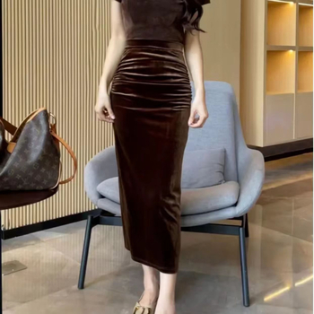 Μακριά βελούδινη φούστα για γυναίκες με εφαρμοστό στήσιμο στους γοφούς, ψηλή μέση (Περιεκτικότητα σε Σπάνξ, Μονόχρωμο σχέδιο, Χειμώνας 2024)