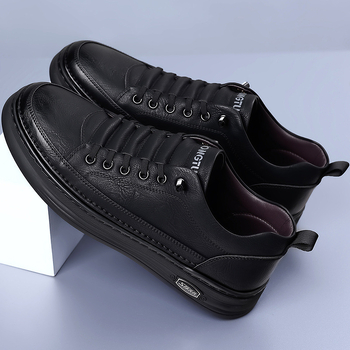 Ανδρικά casual δερμάτινα sneakers με καουτσούκ σόλα, στρογγυλή μύτη, διπλό επάνω από αγελαδινό δέρμα, αντιολισθητική σόλα, επίπεδη φτέρνα