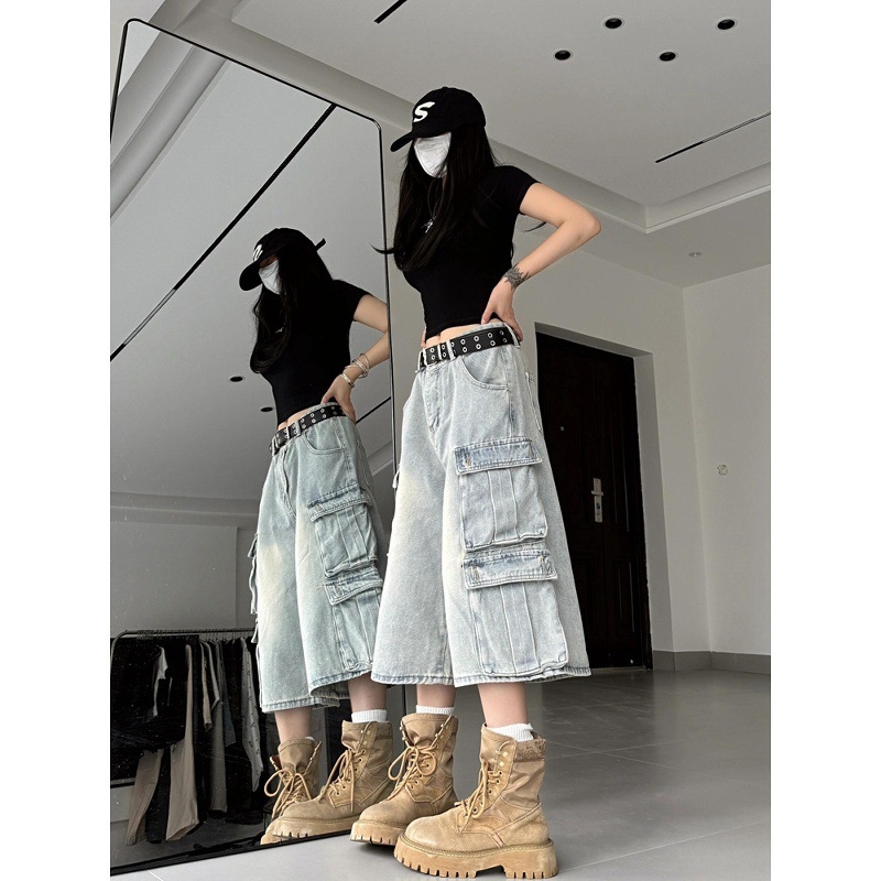 Ženske cropped traperice od denima, visokim strukom, straight kroj, nekoliko džepova