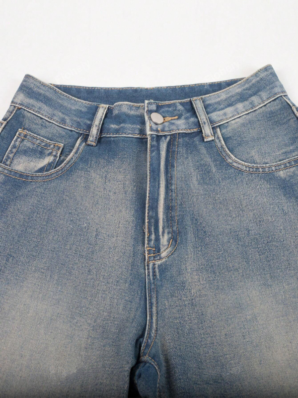 Șort denim cu margini franjurate, din bumbac, talie medie, lungime de șase puncte, fermoar, spălat și uzat