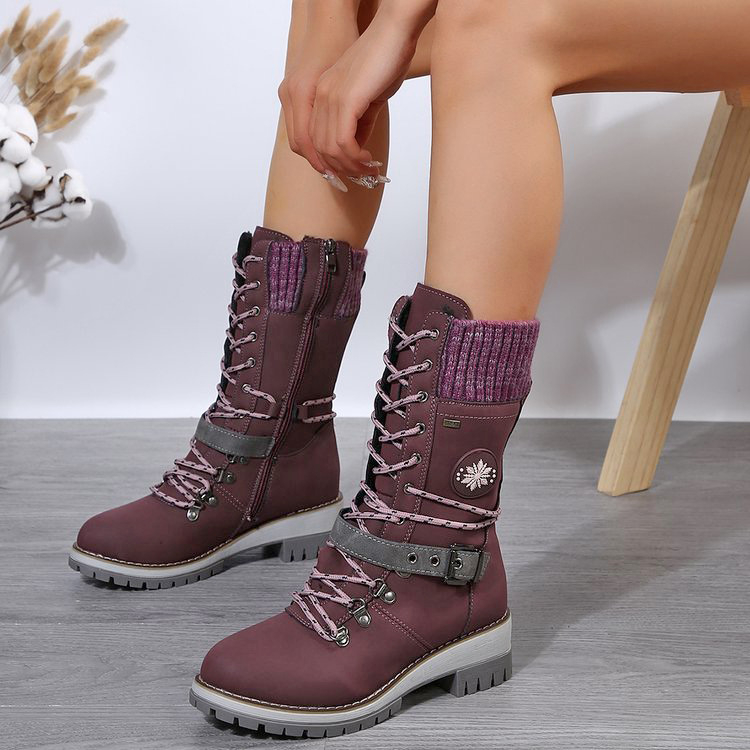 Sieviešu ziemas zābaki vidējā garuma, apaļa purngals, kvadrātveida papēdis, vilnas šuvums ar sprādzi, kokvilnas virsdaļa