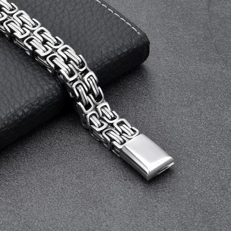 Unisex narukvica od nehrđajućeg čelika s U-oblikom dizajnom, Seiko završna obrada, proljeće 2023 izdanje