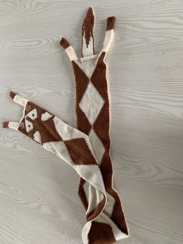 Ručni izradeni dječji šal s motivom lisice, topao za zimu, poliester tkanina (>96% poliester).