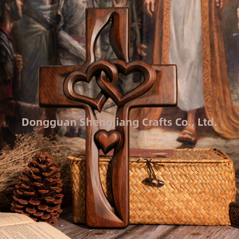 Κρεμαστό με σχέδιο καρδιάς-σταυρός από ξύλο — Holy Carpenter