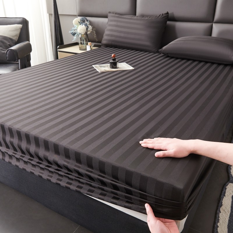 Pritvirtintas paklodė Lionsebatier — Prekės ženklas Lionsebatier, Medžiaga: cheminis pluoštas, Audinys: paprastas, Raštas Solid