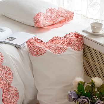 Četrdaļīgs gultas veļas komplekts no 100% kokvilnas ar izšuvumiem