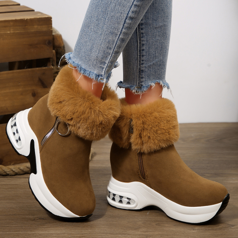 Дамски зимни снегоботи, замшев връх, висок маншет, подплатени с изкуствен пух, среден ток 3-5 см