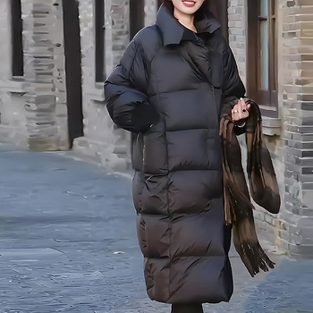 Дамско пухено яке с бял патеши пух (съдържание на пух 51–55%; дебелина: сгъстена; основна материя: спандекс)