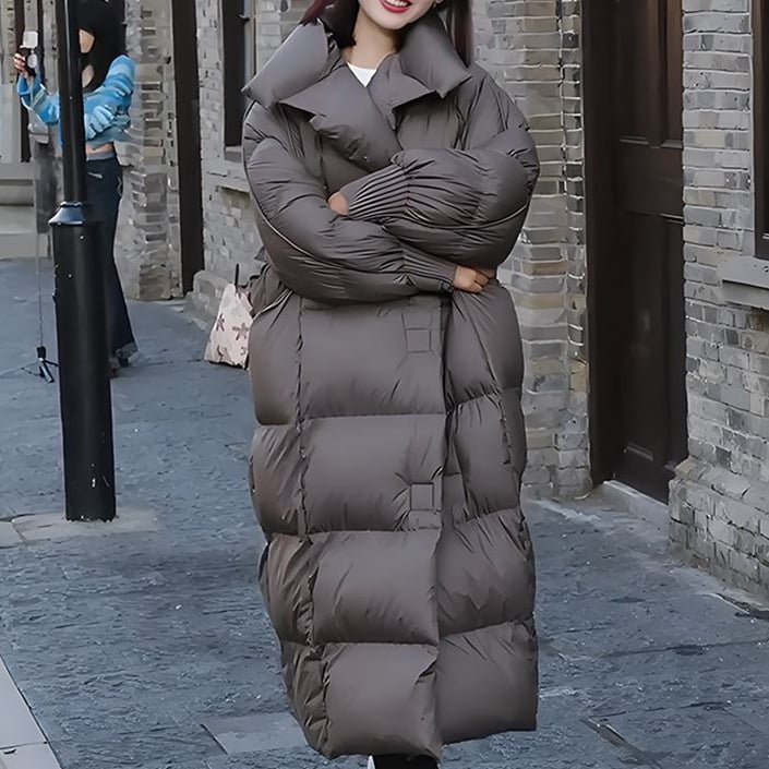 Дамско пухено яке с бял патеши пух (съдържание на пух 51–55%; дебелина: сгъстена; основна материя: спандекс)