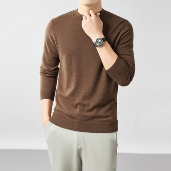 Ανδρικός πουλόβερ από 100% worsted μαλλί, στρογγυλός λαιμός, μακριά μανίκια, εφαρμοστός τύπος, μεσαίο μήκος 65-80 cm