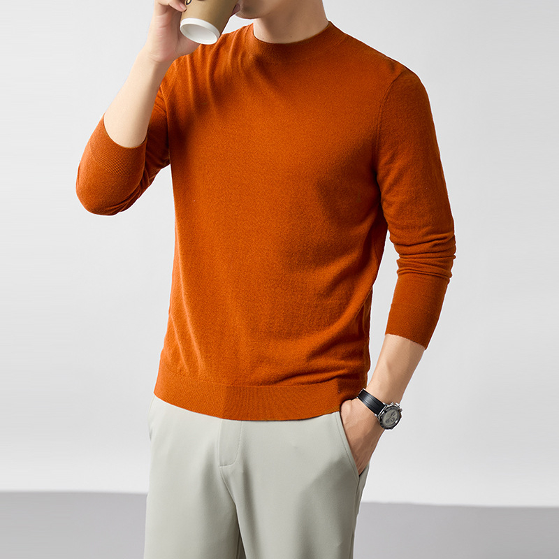 Ανδρικός πουλόβερ από 100% worsted μαλλί, στρογγυλός λαιμός, μακριά μανίκια, εφαρμοστός τύπος, μεσαίο μήκος 65-80 cm