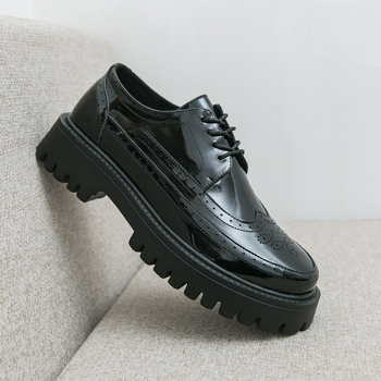 Ανδρικά δερμάτινα παπούτσια για επιχειρηματικό και business casual στυλ — επάνω μέρος από συνθετικό δέρμα, σόλα από καουτσούκ, κορδόνια, χαμηλό ύψος, μυτερός δάκτυλος