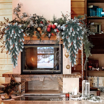 Χριστουγεννιάτικη διακόσμηση τοίχου με τεχνητές βελόνες πεύκου και κώνοι; Υλικό: Πλαστικό; Τέχνη: Άλλο; Ποικιλία: Άλλο